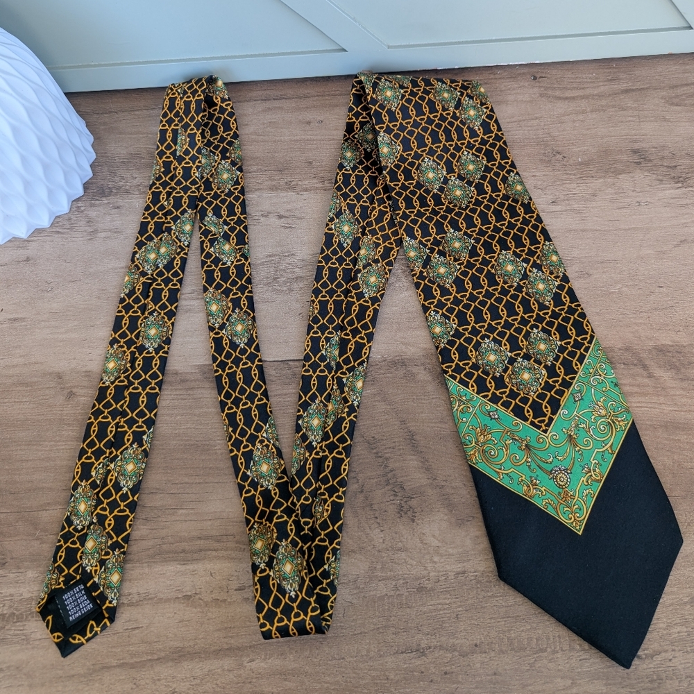 Black Tie with Green & Gold Chain Pattern